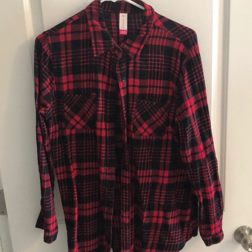 Black and red flannel shirt, longer length